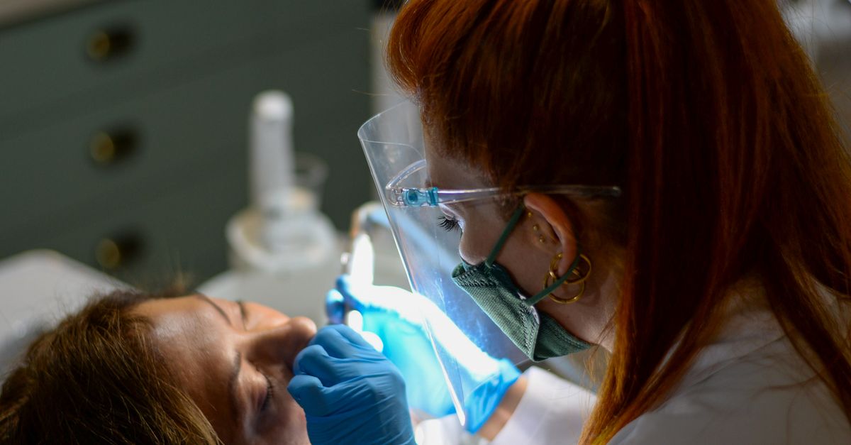 Common Causes of Denture Breakage and Prevention Tips