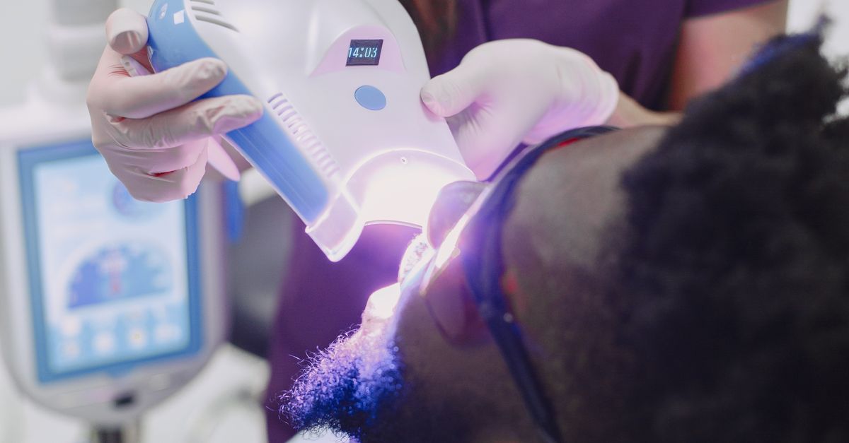 Exploring the Steps Involved in a Comprehensive Smile Makeover