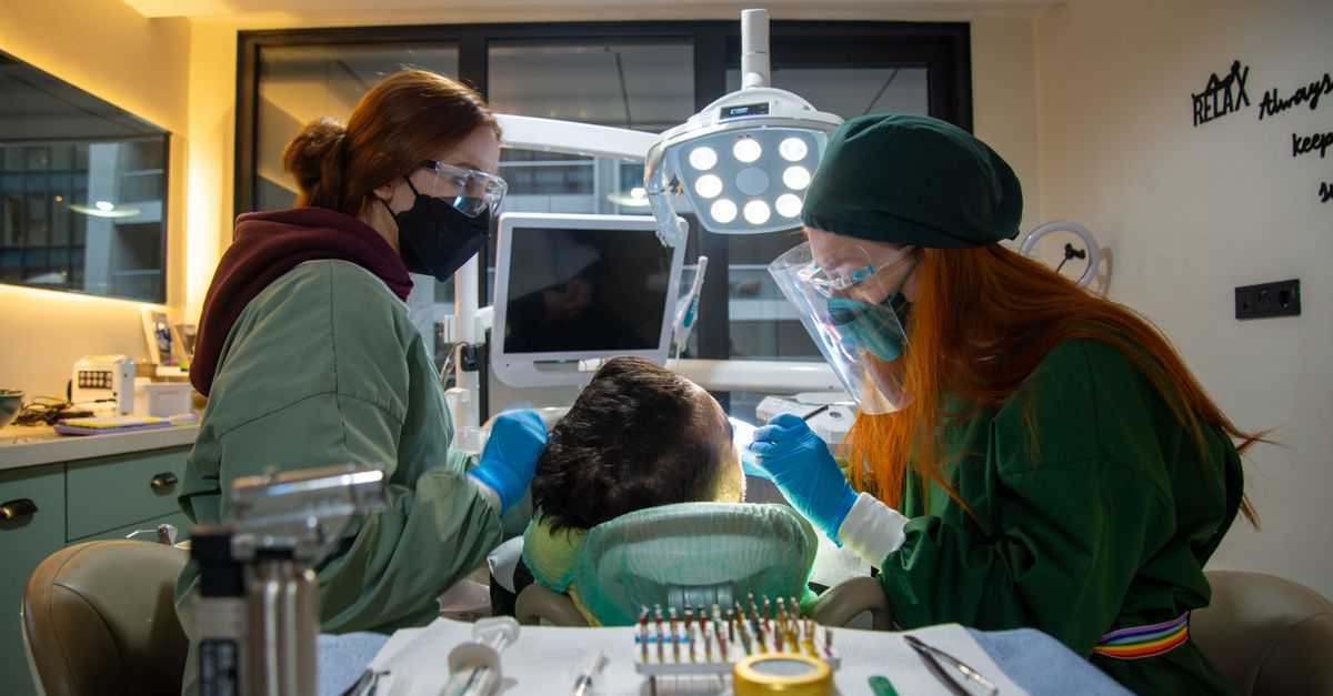 Retainers: Maintaining Your Perfect Smile Post-Treatment