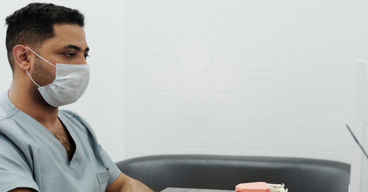 Top Tips for Temporarily Managing Broken Dentures
